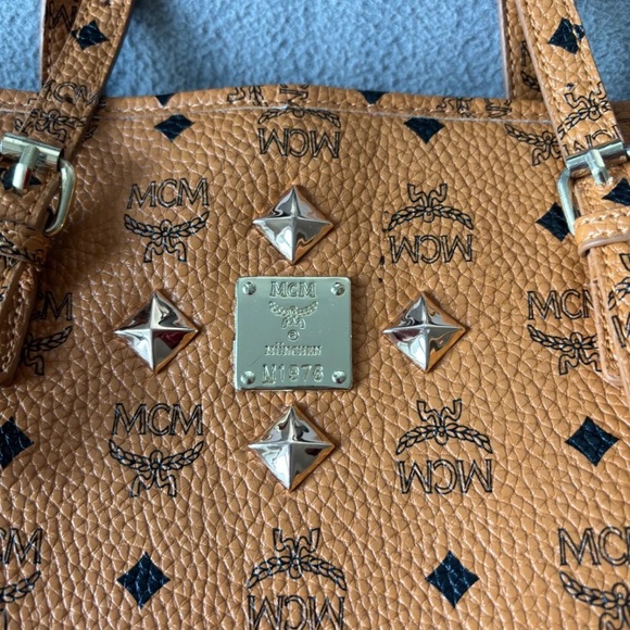 MCM Aren Cognac Visetos Tote Bag - Picture 4 of 9